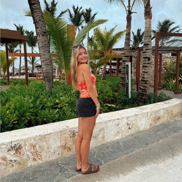 Meet your Posher, Kacey - Picture 1 of 1